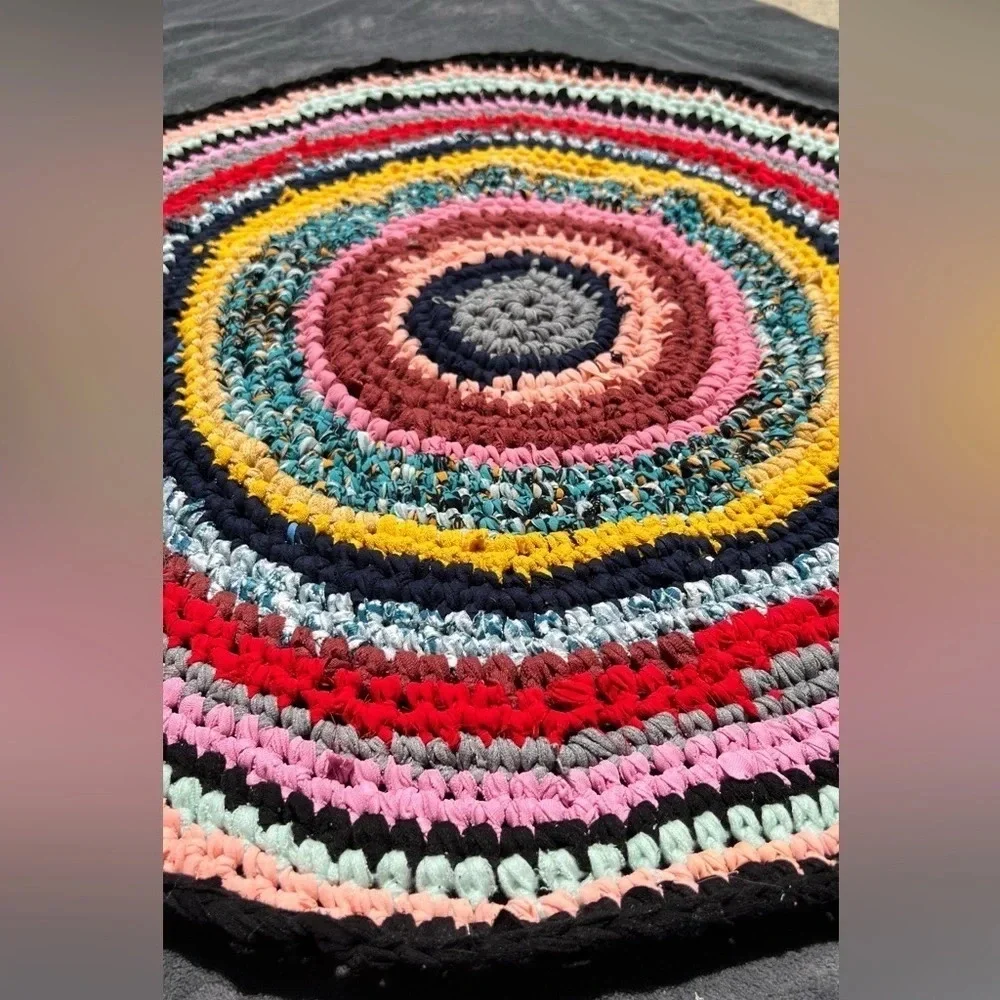 HAND made crochet recycled upcycle bohemian round floor mat Sz 30" - Picture 4 of 9
